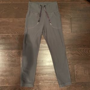 Lululemon crop pants